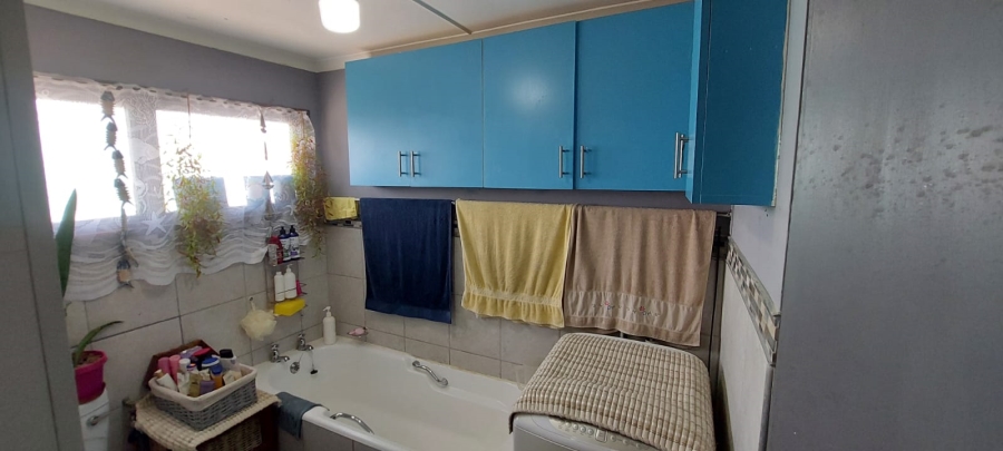 3 Bedroom Property for Sale in Paradise Beach Eastern Cape
